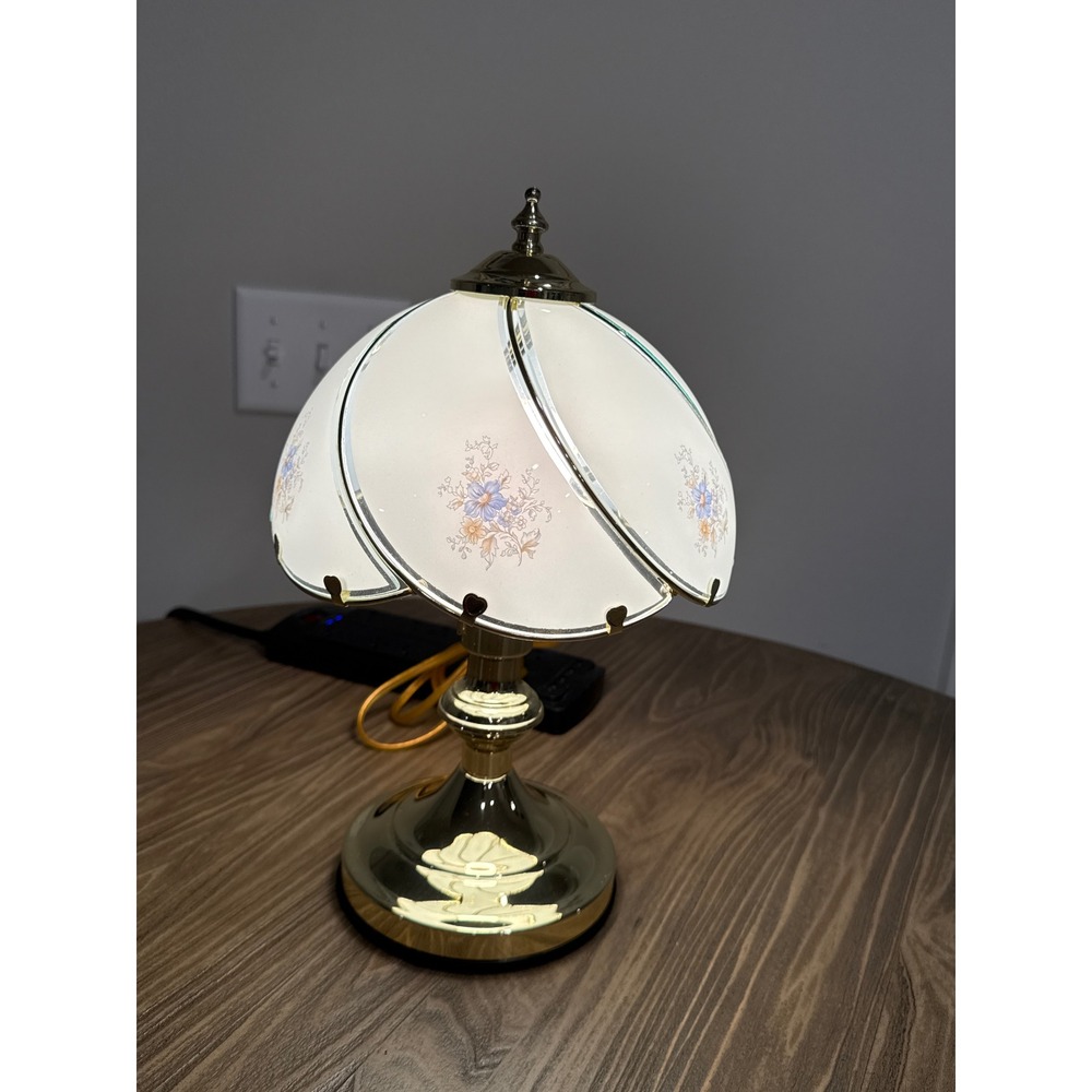 Vintage Hampton Bay 3 Way Touch Lamp 14" Gold Floral Glass 6 Panel Glass Shade